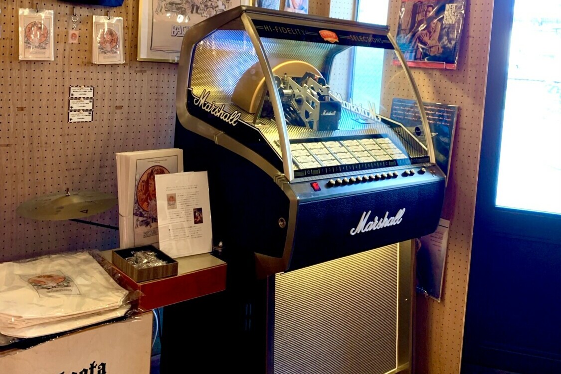 レコード カフェ 鎌倉 店内 映画 シネマカフェ ジュークボックス