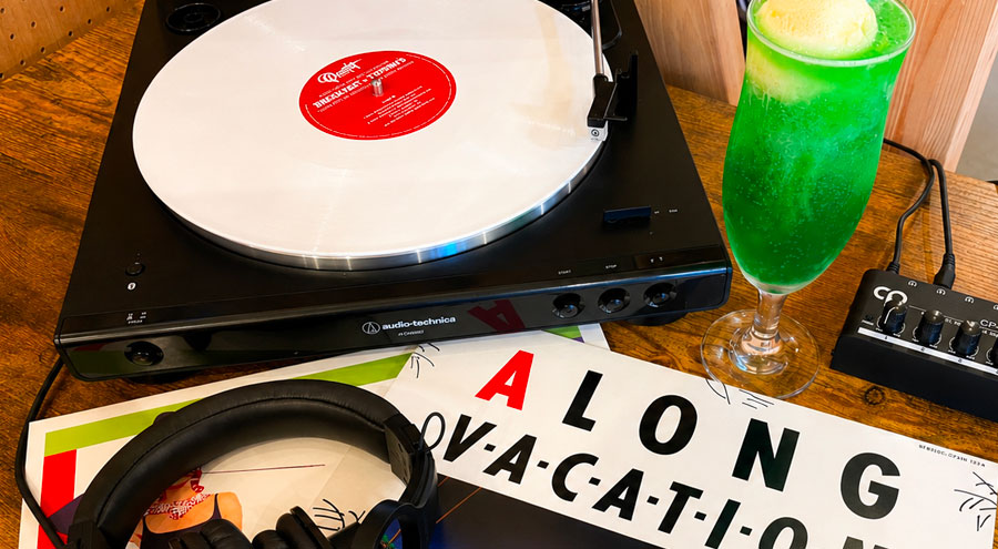 席でレコードをかける